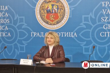 Máté Krisztina, a Szabadkai Szimfonikus Zenekar titkára (Bartus Bella felvétele)