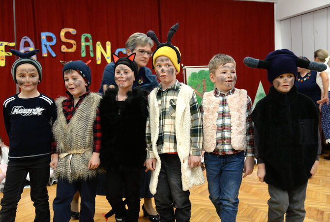 Színes jelmezekbe bújva