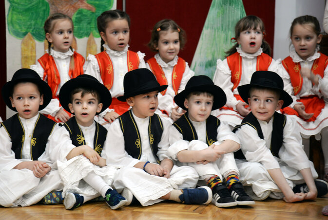 A gyerekek éneke, a farsangi dalok betöltötték az óvoda minden szegletét