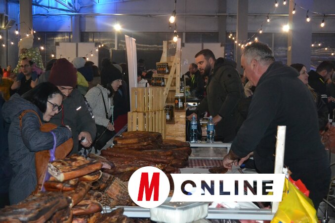 A füstölt különlegességek is helyet kaptak (Vidács Hajnalka felvétele)