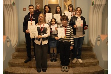 A nemzetközi képzőművészeti versenyek büszke díjazottjai/Fotó: Ivana Vojnović