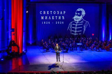 Žarko Mićin ünnepi beszéde közben (Fotó: Grad Novi Sad)