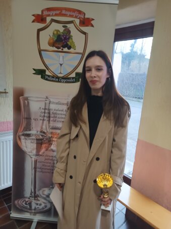 A fesztivál legeredményesebb hölgy versenyzője díjat a topolyai Tapiska Adrienn vitte haza