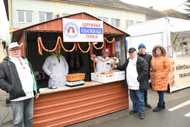 A Csabai Kolbászklub (Magyarország) képviselői a turiai rendezvényen / Fotó: Paraczky László