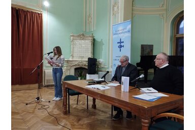 Az esten a Paulinum diákjai olvastak fel /Fotó: Lukács Melinda