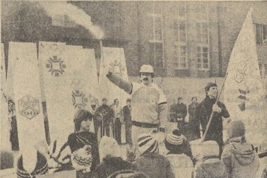 A téli olimpia lángja Szabadkán – kép a Magyar Szó 1984. február 5-ei számából