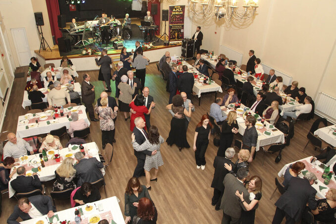 Megtelt az újvidéki Petőfi Sándor Magyar Művelődési Központ