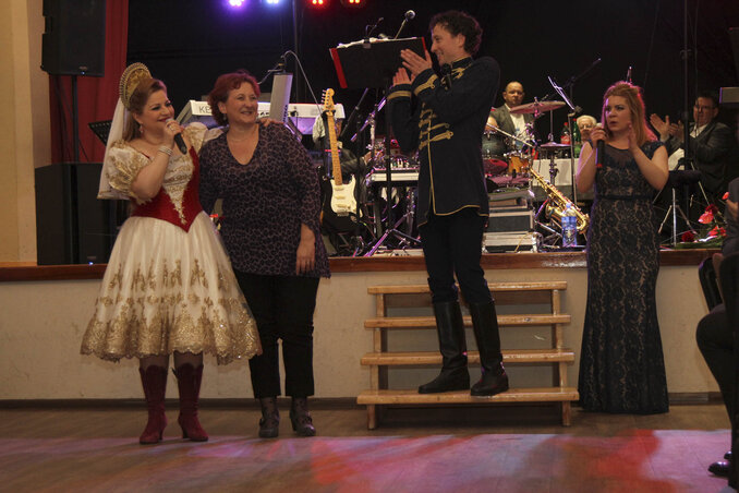 A budapesti művészek megköszönték Ladisity Melindának az újvidéki meghívást