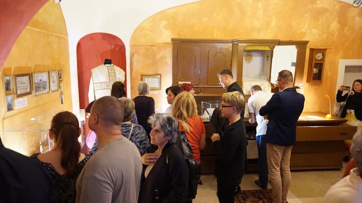 A községnapi programsorozat keretében nagy érdeklődés mellett nyílt meg A bátorság és a hit útján című kiállítás Topolya Község Múzeumában / Fotó: Facebook