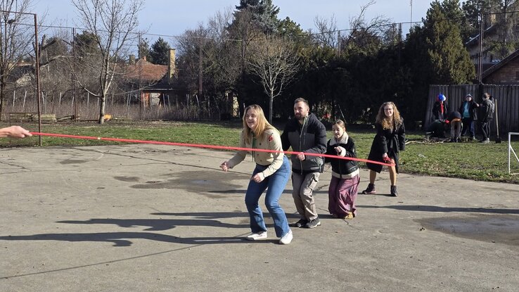 A tábor ideje alatt változatos ügyességi játékokat is játszottak, ahol próbára tehették gyorsaságukat és a csapatmunkát