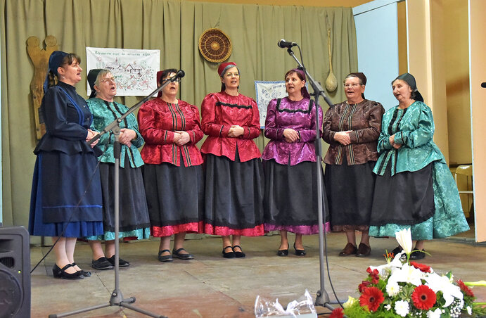 Szépen szólt a nóta a kevi asszonyoktól