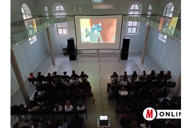 Az felsős diákok a Macskafogó c. klasszikust láthatták, szerb felirattal (Fotó: Privát archívum)