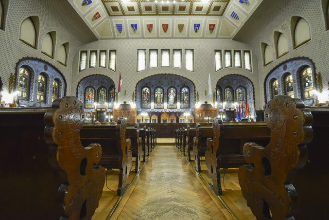 A székelyföldi és kalotaszegi fafaragás hagyományai is megelevenednek a faburkolatokon