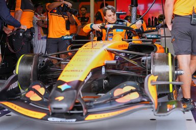 Piastri autóját még a rajt előtt el kellett szállítani a pályáról a múlt héten (Fotó: Beta/AP)