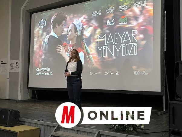 Ercsi Hargita, a csantavéri helyi közösség tanácsának tagja üdvözli a megjelenteket (Fotó: Dér Dianna)