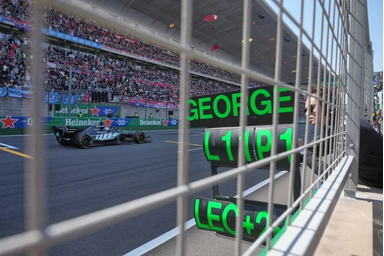 Russell sprintgyőzelmével a Mercedes folytatta erős hétvégéjét Sanghajban (Fotó: Beta.rs)