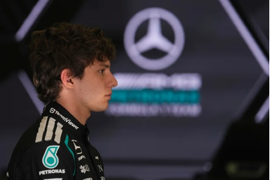 Első rajtelsőségével Antonelli azonnal beírta magát az F1 rekordkönyvébe (Fotó:Beta)