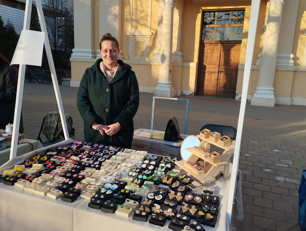 Egyedi tervezésű, kézzel készült ékszereket is vásárolhattak az érdeklődők