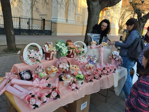 Egyedi nőnapi ajándék: a szappanvirág