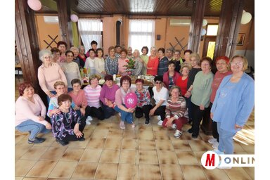 Az évfordulót ünneplők az adai nyugdíjas-egyesületben / Fotó: Csincsik Zsolt