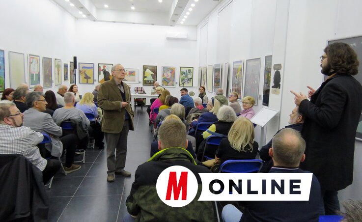 Beszélgetés a hallgatósággal (Fotó: Kecskés István felvétele)