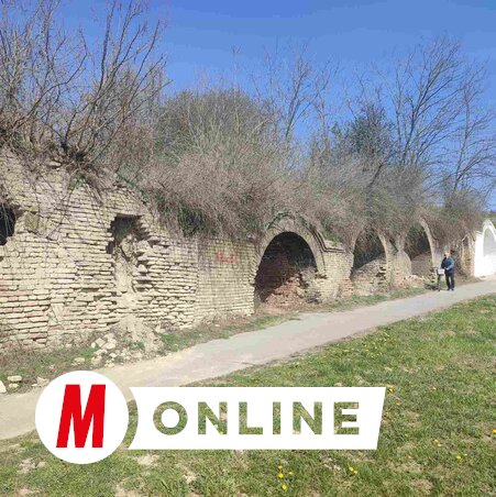 Felújításra váró régi borospincék (Fotó: Paraczky László)