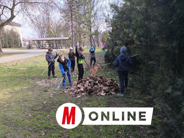A gyerekek példás szorgalommal láttak munkához (Fotó: Dér Dianna)
