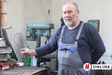 Bencsik mester kerítéselemeket is készít (Fotó: Lakatos János felvétele)
