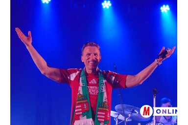 Színpadon Balázs Pali (Vidács Hajnalka felvétele)