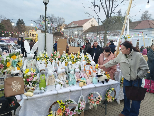 Sokan ünnepi díszeket kerestek