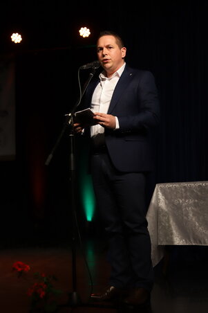 Ótott Róbert tartományi oktatási titkár üdvözölte az ünneplő kishegyesieket