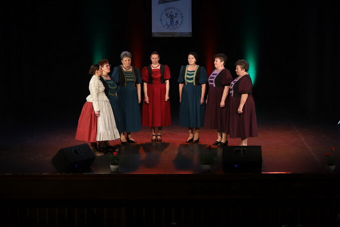 A Rezeda asszonykórus fellépése