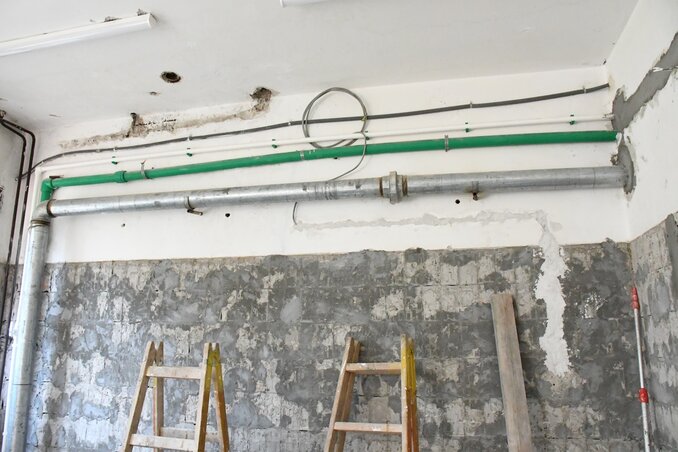 Három vizesgócot újítanak fel az iskolában / Fotó: Paraczky László