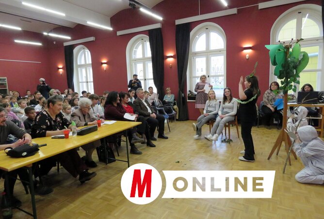 Az ürményháziak fellépése (Fotó: Kecskés István felvétele)