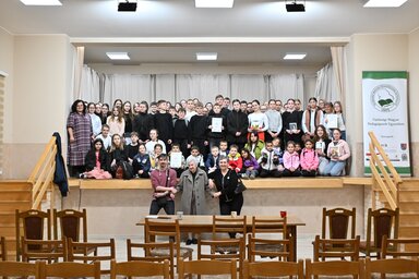 Valamennyi szereplő, felkészítő tanár és a zsűri