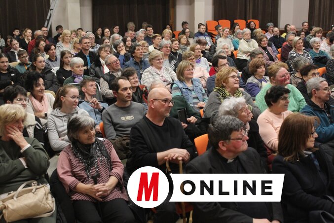 A segédpüspök előadására megtelt a palicsi művelődési központ (Fotó: Benedek Miklós)