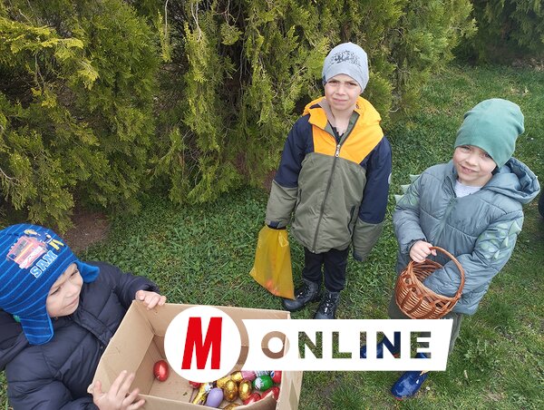 A fiúk is nagyon élvezték a tojásvadászatot / Kancsár Izabella  felvétele