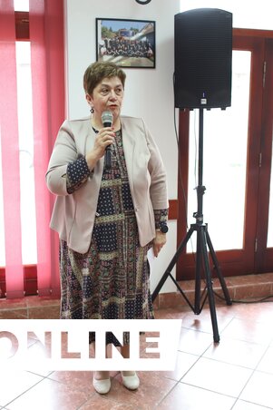 Sípos Hajnalka üdvözli a résztvevőket (Fotó: Lakatos János)