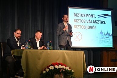Dr. Juhász Bálint, Tóth Zoltán, dr. Pásztor Bálint (Fotó: Ótos András)