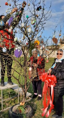 Készül a húsvéti dekoráció