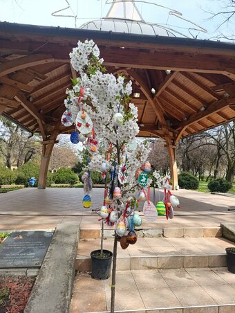 A tojásfa a központ dísze lett (Fotó: Thurzó Lajos Művelődési-Oktatási Központ)