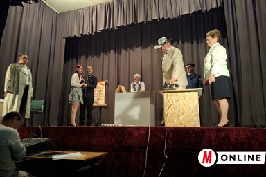 A Petőfi Sándor Művelődési Egyesület színtársulata Az angol tolmács című előadást mutatta be (Fotó: Vidács Hajnalka)