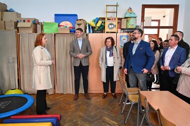 Fotó: Ótos András / = Látogatás az óbecsei Testvériség Általános és Középiskola központi épületében