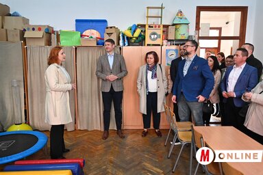 Fotó: Ótos András / Látogatás az óbecsei Testvériség Általános és Középiskola központi épületében