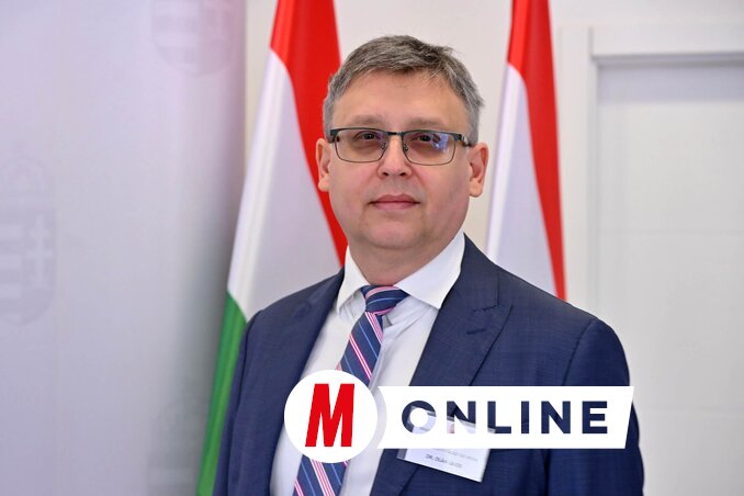 Dr. Oláh Lajos, a szabadkai külképviseleti választási iroda vezetője (Molnár Edvárd felvétele)