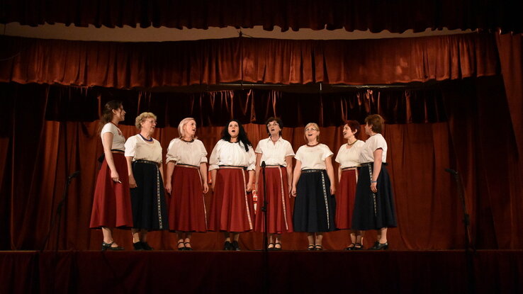 A péterrévei Margaréta Asszonykórus gombosi dalcsokrot adott elő / Petőfi Sándor Magyar Kultúrkör