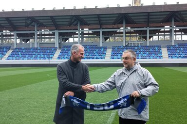 Fotó: A stadionban Palágyi Szabolccsal, a TSC vezérigazgatójával