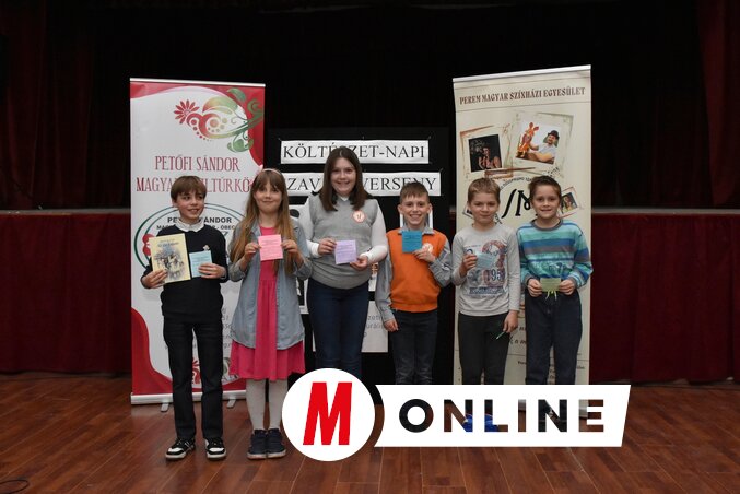 A legjobb negyedikes versmondók (Fotó: Kancsár Izabella felvétele)