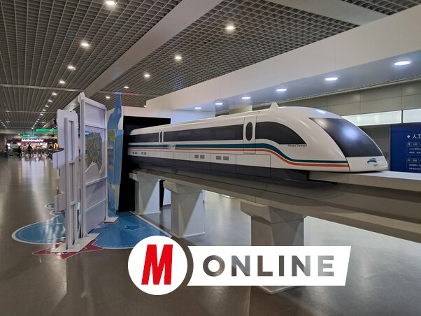 Indulásra várva ismerkedhetünk a technológiával (Fotó: Szeli Balázs felvétele)