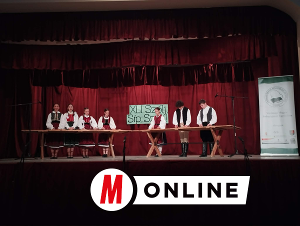 Az újvidéki Pörgető citerazenekar/Kancsár Izabella felvétele